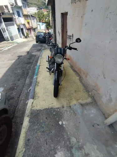 *VENDO YBR 125 ANO 2006*