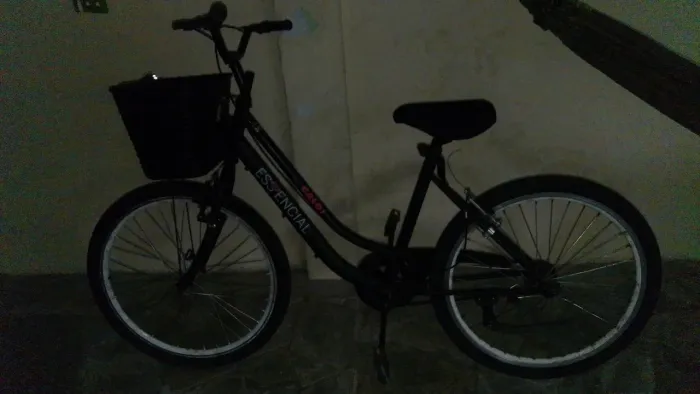 Vendo Bicicleta aro 26 , só o banco tá com defeito.
