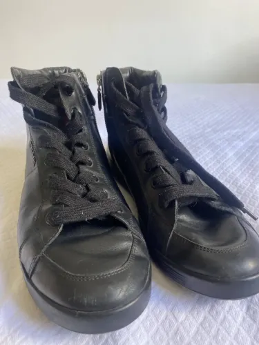 Tênis Prada Original em Couro Preto - Cano Alto