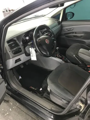 Fiat Linea Essence 1.8 Flex 16V 4P 2013