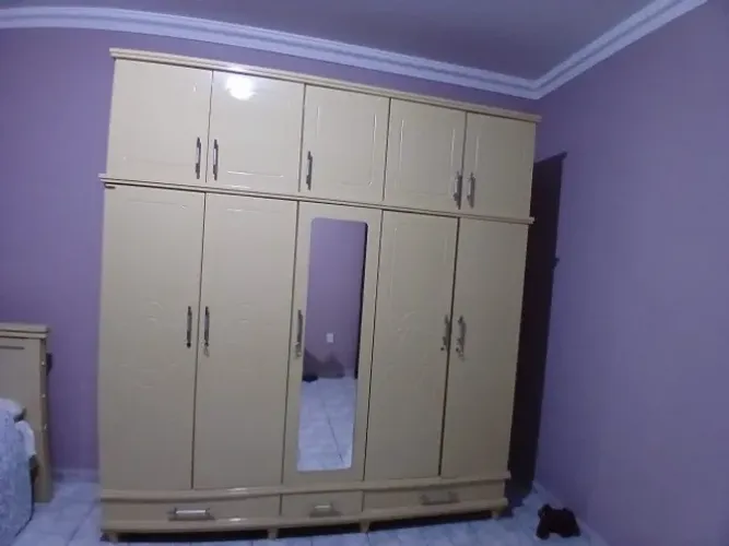 Guarda-Roupa/Armário.