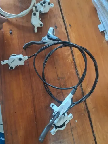 Freio hidráulico Shimano m395