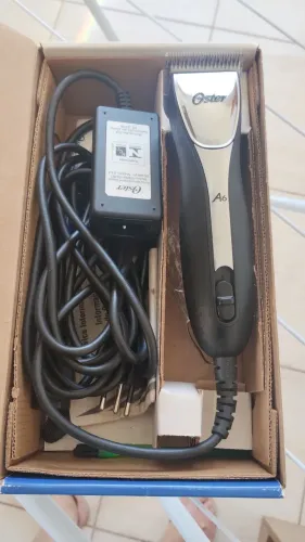 Máquisa de tosar Oster A6 Slim original e super conservada