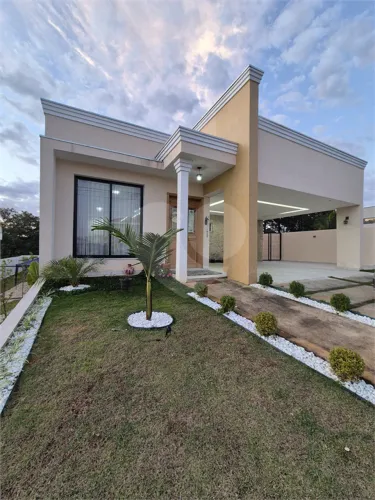 Casa em condomínio Araçoiaba