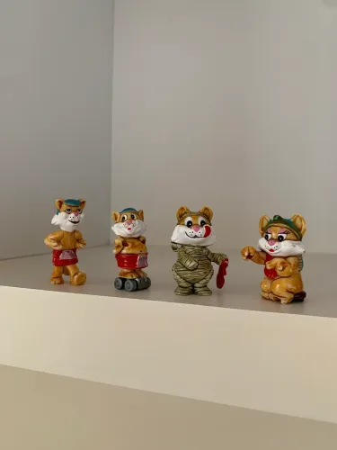 Kinder gato miaugípcios