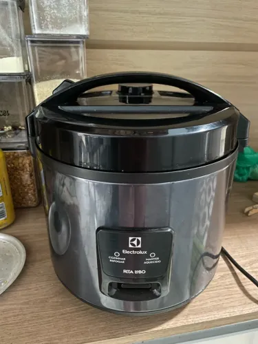 Panela elétrica eletrolux 10 xicaras