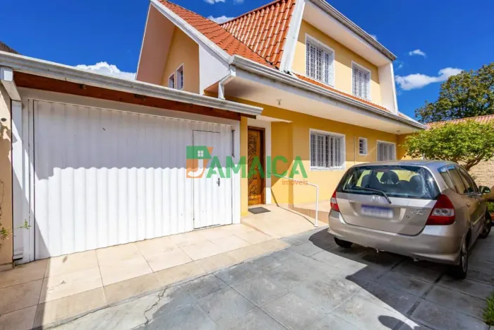 Casa à Venda - 161m², 4 Dormitórios com 1 suíte - Rua Egito, Cajuru - 5319