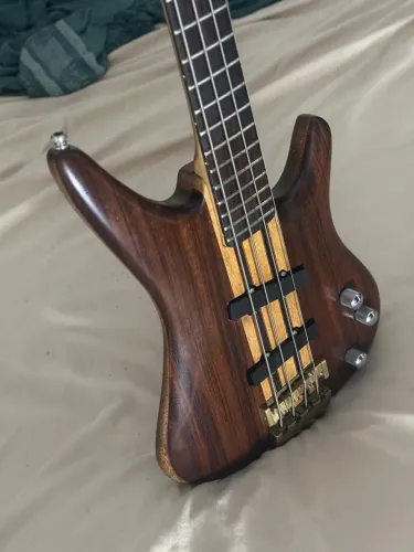 Baixo headless luthier 