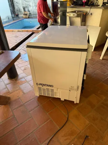 Venda de Frezzer cônsul semi novo 309 lts