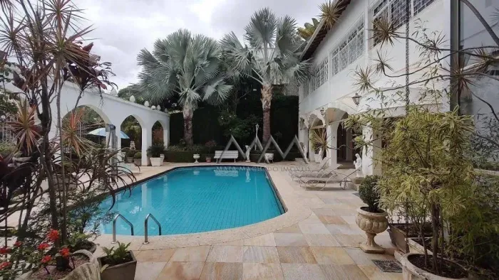 Casa à Venda no Cidade Jardim com 10 Quartos  600m²
