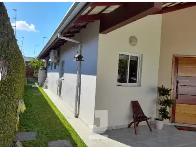 Casa à Venda - Prainha, Caraguatatuba - 200m2 - 4 suítes