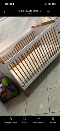 Berço que vira caminha vai com colchão