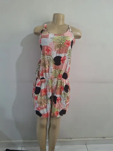 Macacão curto feminino