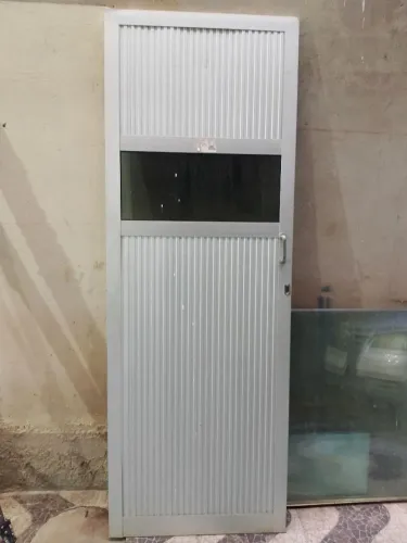 porta em alumínio fosco