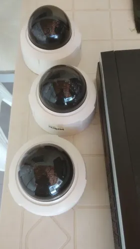 3 câmeras intelbras VIP E4120