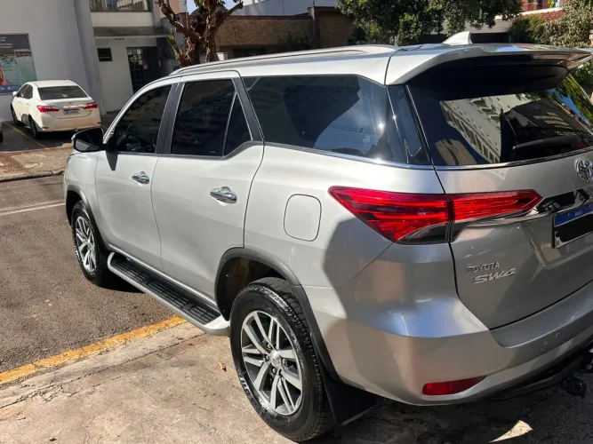 Toyota Hilux SW4 SRX 4X4 2.8 TDI 16V Dies. Aut. 2019