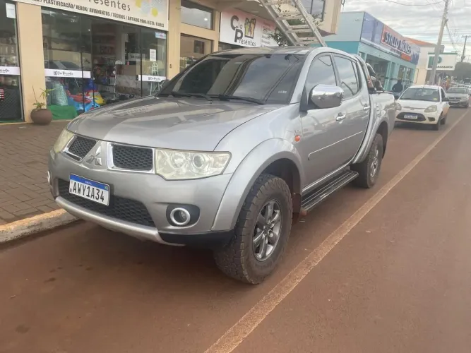 Mitsubishi L200 Triton HPE 3.2 CD TB Int.diesel AUT 2013