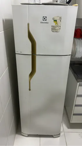 VENDO GELADEIRA DE UM ÚNICO DONO