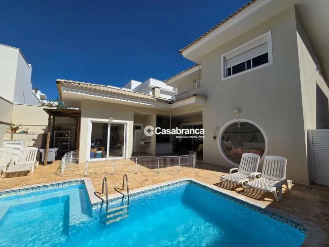 Casa com 04 suítes e área gourmet à venda no Residencial Sunset em Sorocaba/SP.