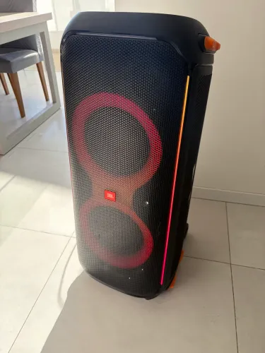 JBL partybox 710