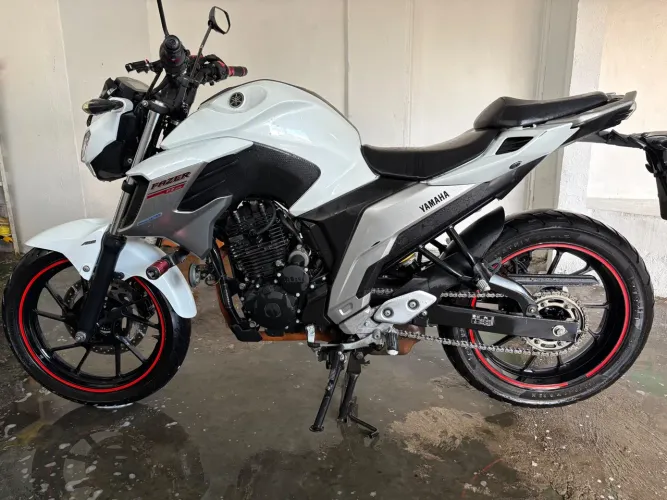 Yamaha FZ25 250 Fazer Flex 2018