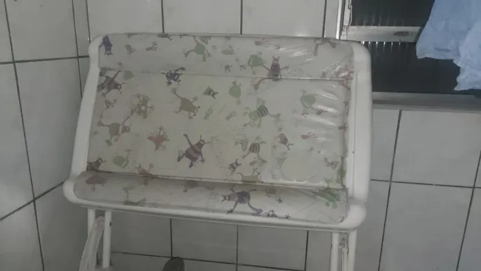 Trocador burigotto milenia (estampa de "Monstrinhos")