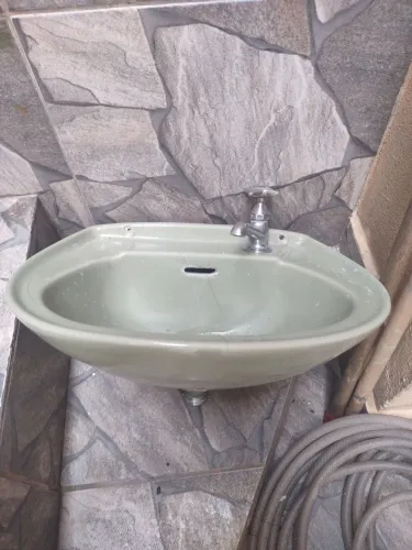 Antiga pia de banheiro lavabo 