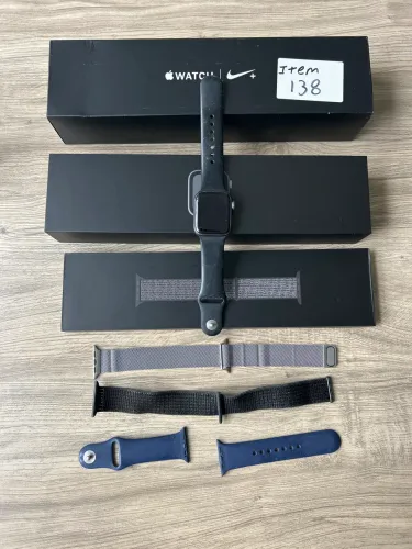 Apple Watch Nike + série 4 - 40 mm alumínio
