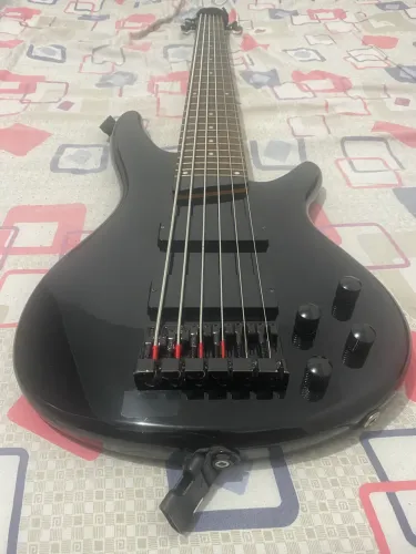 Contrabaixo Ibanez GSR206