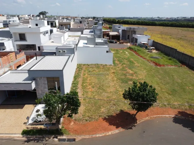Terreno à venda no Condomínio Jatobá, Hortolândia