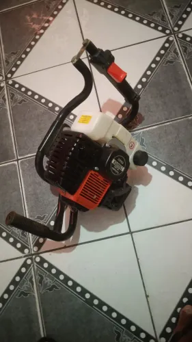 Perfurador de solo