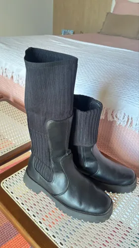Bota preta Constance
