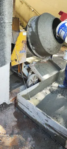 Vendo Betoneira funcionando usada