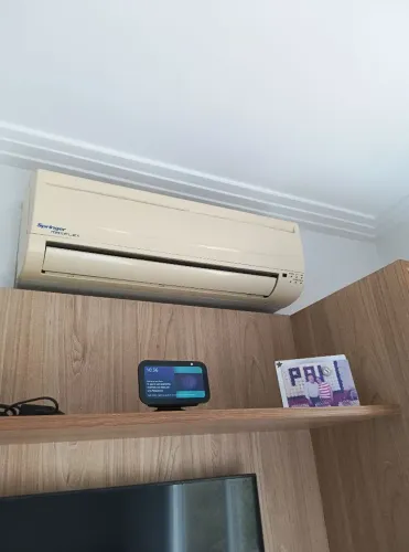 1 bi spli 2 X 9.000 convencional , condensadora 18.000 Springer/carrier + 1 split 22.000