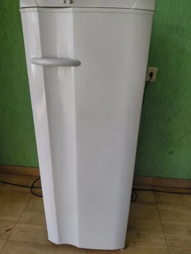 Geladeira Electrolux 300 litros completa gelo seco funcionando perfeitamente todas peças