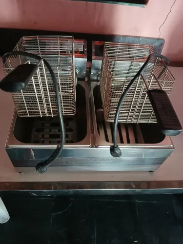 Fritadera elétrica 800 a vista e 900 no cartão