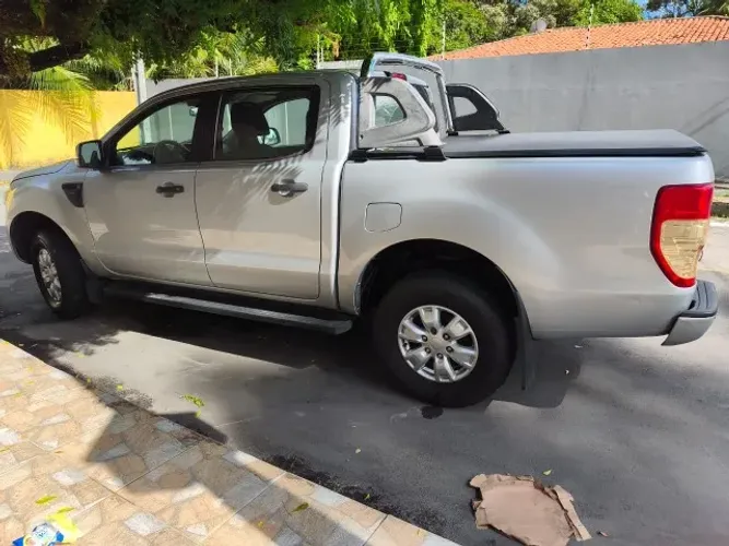 Ford Ranger XLS 2.5 16V 4X2 CD Flex 2015