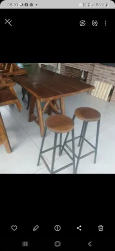 Duas banquetas 
