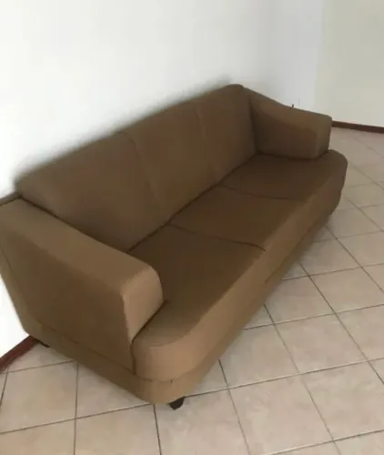 Sofá robusto