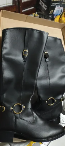 Bota montaria