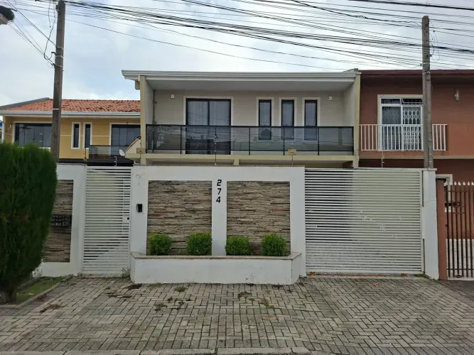 Sobrado para venda com 166 metros quadrados com 3 quartos em Sítio Cercado - Curitiba - PR