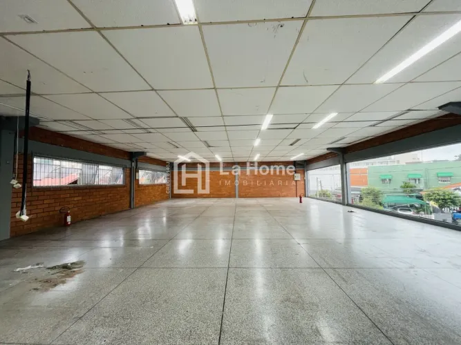Ampla sala com 250,00 m² para locação no Bairro Garcia, Blumenau - Em fase de desocupação,