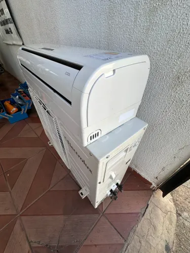 VENDO AR CONDICIONADO9 mil btus convencional