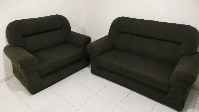 Dois sofá de 3 e 2 lugares