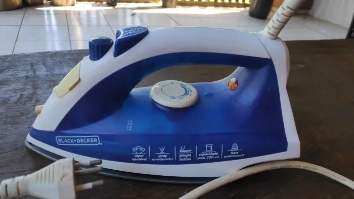 Ferro de passar roupa Black + Decker