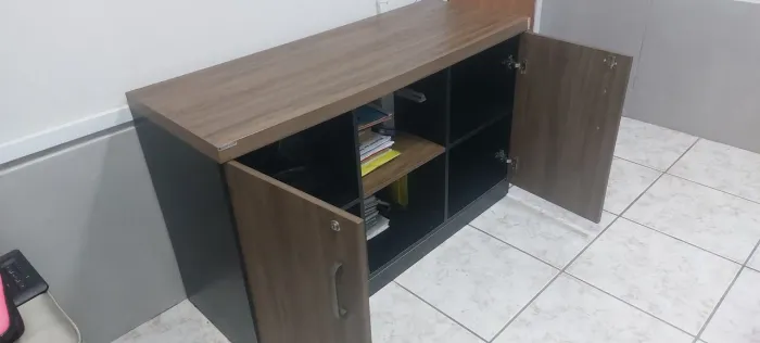 Estante de escritório 1,20x0,60m com 2 portas GEBB WORK