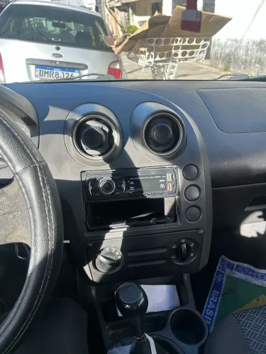 Ford Fiesta Sedan 1.0 8V Flex 4P 2007