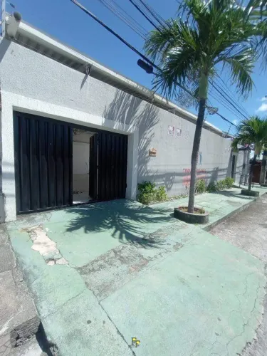 Cidade dos funcionários Ponto Comercial 594m² com Portões de ferro, Portas de Vidro, Galpã