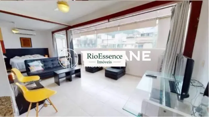 Apartamento - / Residencial / Copacabana