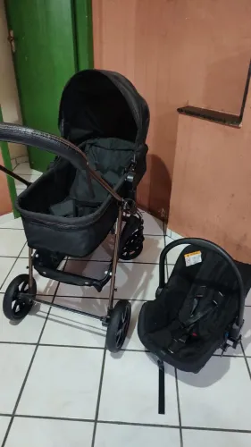 Vendo Carrinho Moisés+Bebê conforto